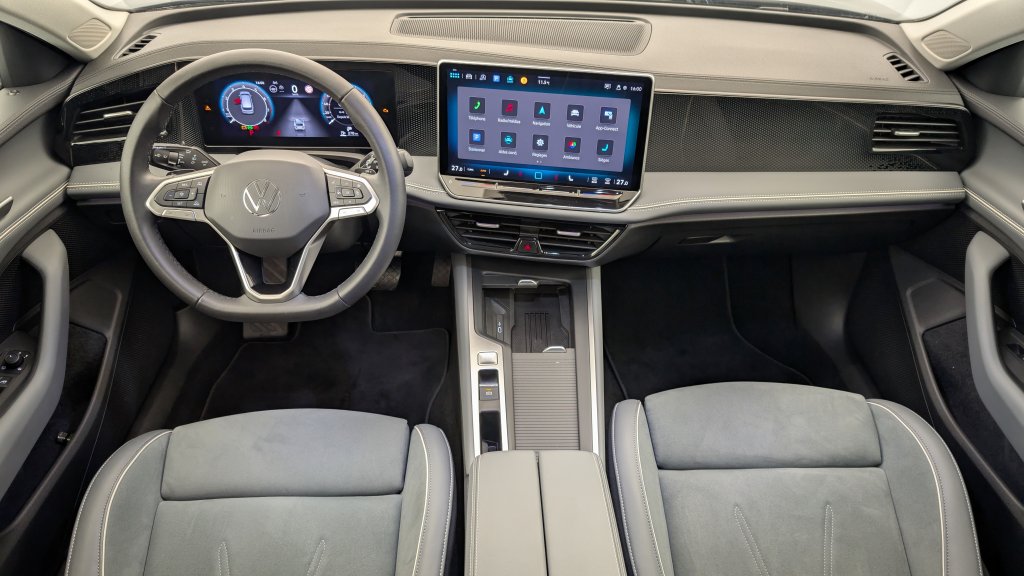 Photo véhicule 1 VOLKSWAGEN Passat sw nouvelle 1.5 ETSI OPF 150 DSG7 LIFE PLUS