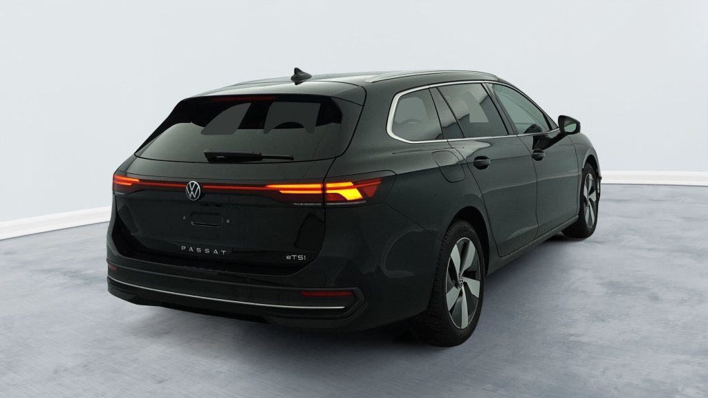 Photo véhicule 1 VOLKSWAGEN Passat sw nouvelle 1.5 ETSI OPF 150 DSG7 LIFE PLUS