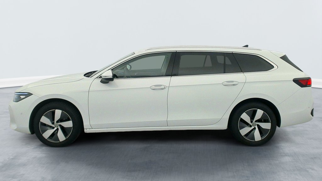 Photo véhicule 1 VOLKSWAGEN Passat sw nouvelle 1.5 ETSI OPF 150 DSG7 LIFE PLUS