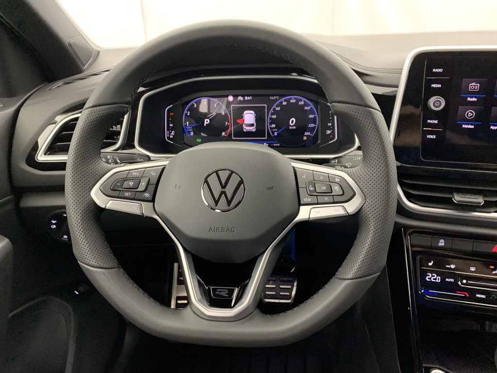 Photo véhicule 1 VOLKSWAGEN T-roc 1.5 TSI EVO2 150 Start Stop DSG7 R-Line Edition