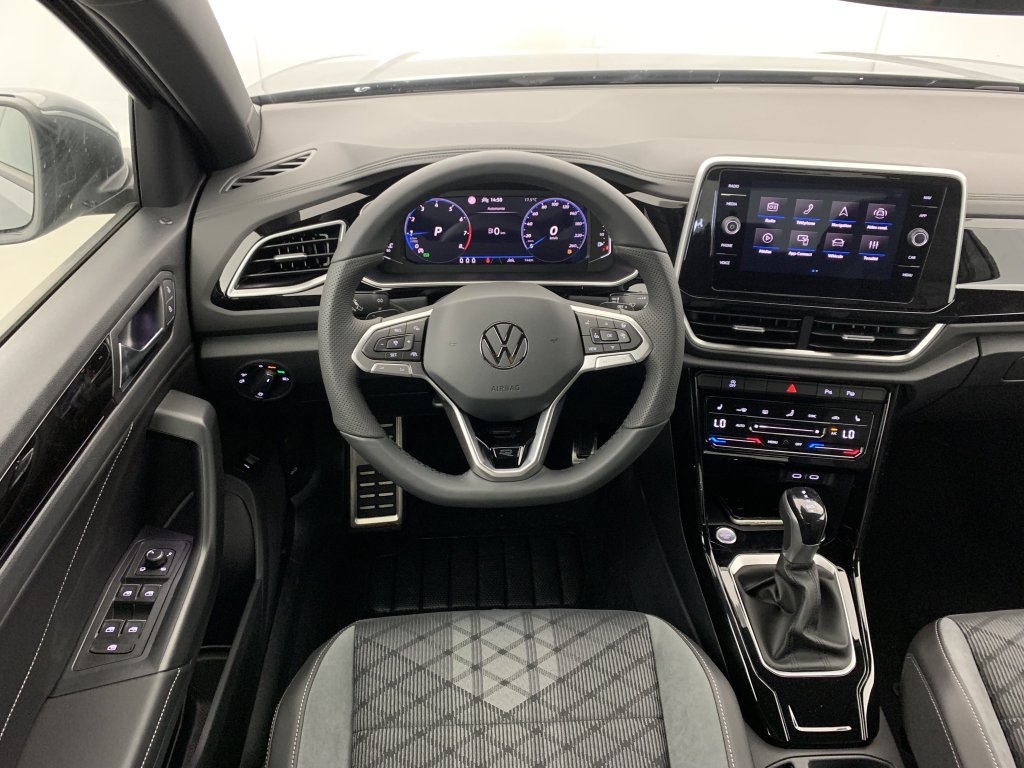 Photo véhicule 1 VOLKSWAGEN T-roc 1.5 TSI EVO2 150 Start Stop DSG7 R-Line Edition