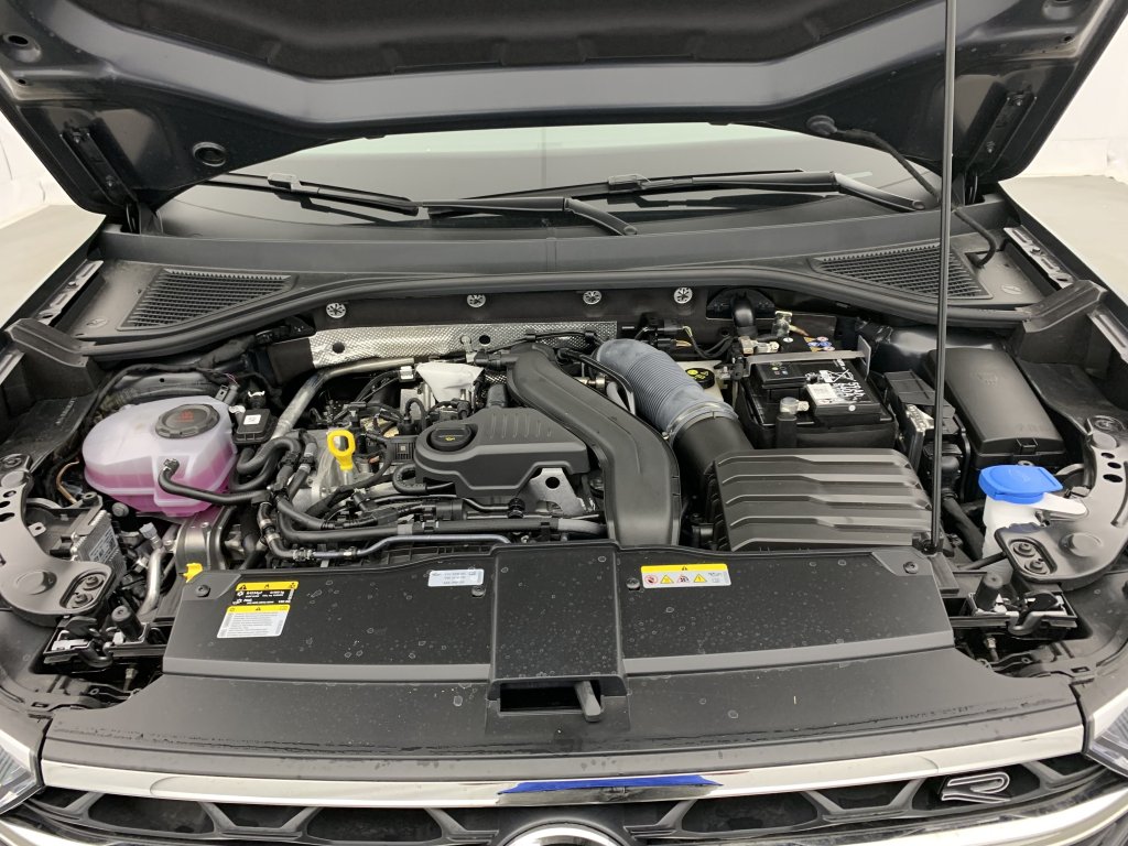 Photo véhicule 1 VOLKSWAGEN T-roc 1.5 TSI EVO2 150 Start Stop DSG7 R-Line Edition