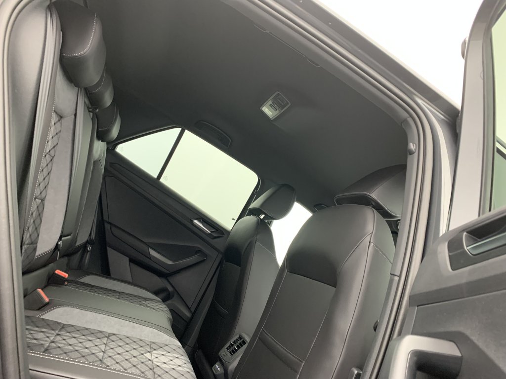 Photo véhicule 1 VOLKSWAGEN T-roc 1.5 TSI EVO2 150 Start Stop DSG7 R-Line Edition