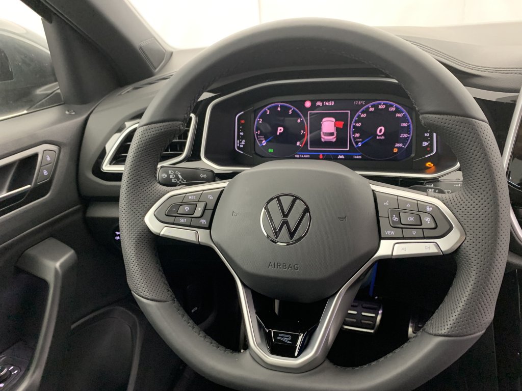 Photo véhicule 1 VOLKSWAGEN T-roc 1.5 TSI EVO2 150 Start Stop DSG7 R-Line Edition