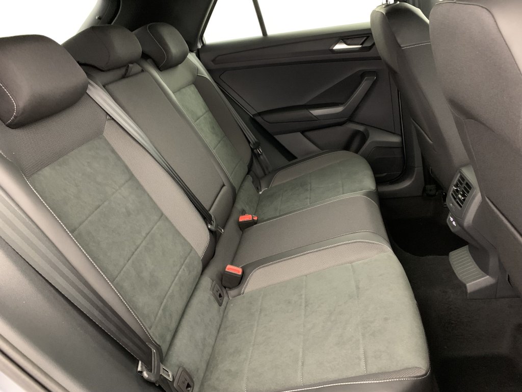 Photo véhicule 1 VOLKSWAGEN T-roc 1.5 TSI EVO2 150 Start Stop DSG7 R-Line Edition