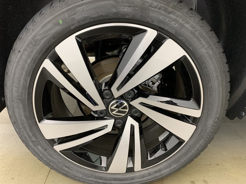 Photo véhicule 1 VOLKSWAGEN T-roc 1.5 TSI EVO2 150 Start Stop DSG7 R-Line Edition