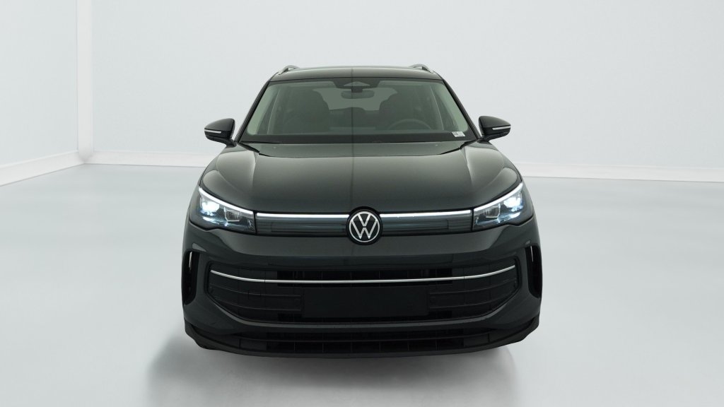 Photo véhicule 1 VOLKSWAGEN Tiguan nouveau 1.5 eTSI 150CV DSG7 LIFE PLUS