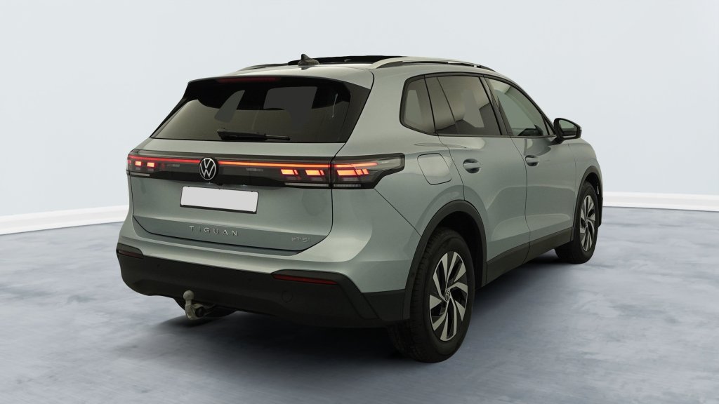 Photo véhicule 1 VOLKSWAGEN Tiguan nouveau 1.5 eTSI 150CV DSG7 LIFE PLUS