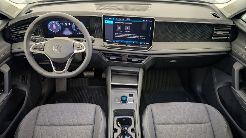 Photo véhicule 1 VOLKSWAGEN Tiguan nouveau 1.5 eTSI 150CV DSG7 LIFE PLUS