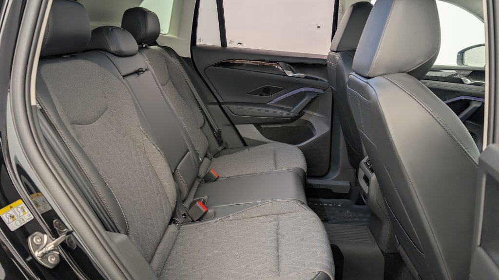 Photo véhicule 1 VOLKSWAGEN Tiguan nouveau 1.5 eTSI 150CV DSG7 LIFE PLUS