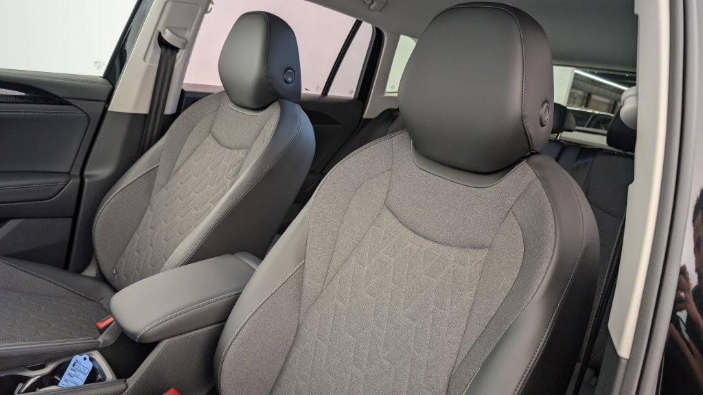 Photo véhicule 1 VOLKSWAGEN Tiguan nouveau 1.5 eTSI 150CV DSG7 LIFE PLUS