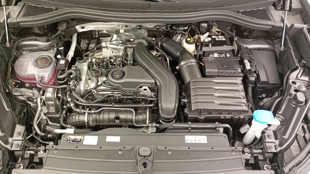 Photo véhicule 1 VOLKSWAGEN Tiguan nouveau 1.5 eTSI 150CV DSG7 LIFE PLUS