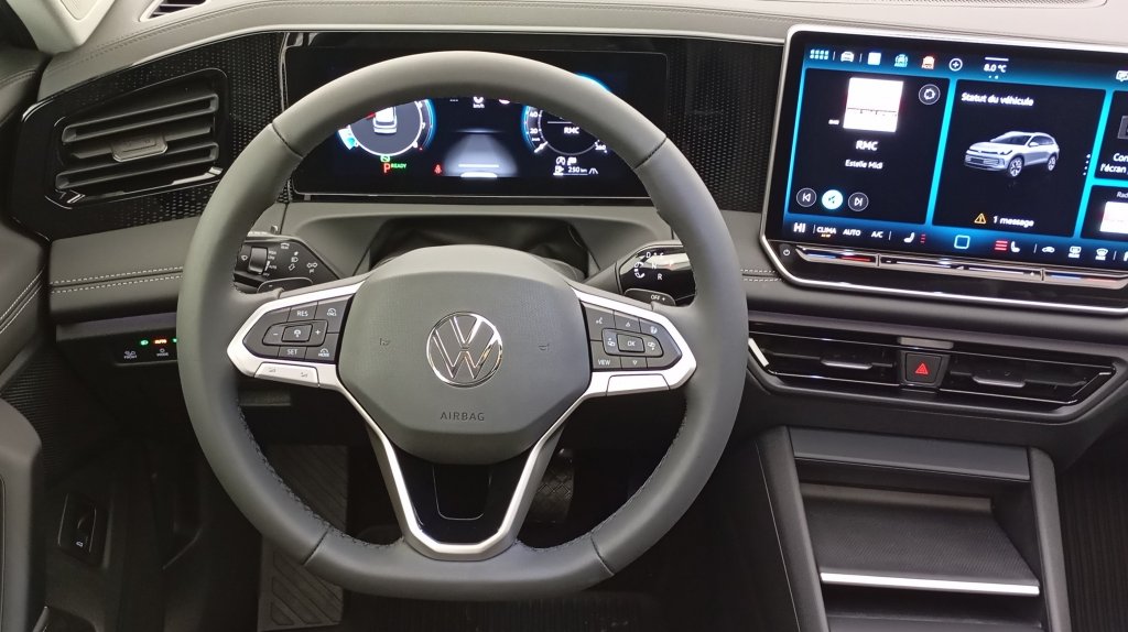 Photo véhicule 1 VOLKSWAGEN Tiguan nouveau 1.5 eTSI 150CV DSG7 LIFE PLUS