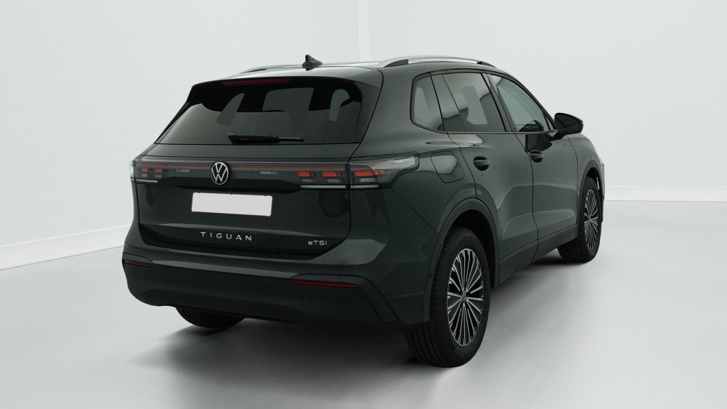 Photo véhicule 1 VOLKSWAGEN Tiguan nouveau 1.5 eTSI 150CV DSG7 LIFE PLUS