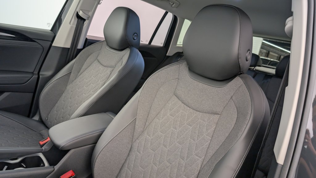 Photo véhicule 1 VOLKSWAGEN Tiguan nouveau 1.5 eTSI 150CV DSG7 LIFE PLUS