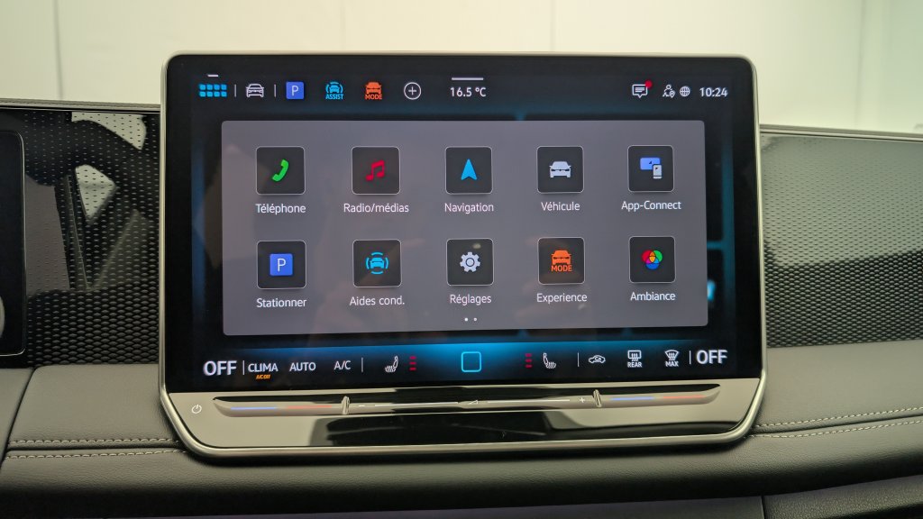Photo véhicule 1 VOLKSWAGEN Tiguan nouveau 1.5 eTSI 150CV DSG7 LIFE PLUS