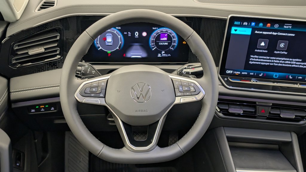 Photo véhicule 1 VOLKSWAGEN Tiguan nouveau 1.5 eTSI 150CV DSG7 LIFE PLUS