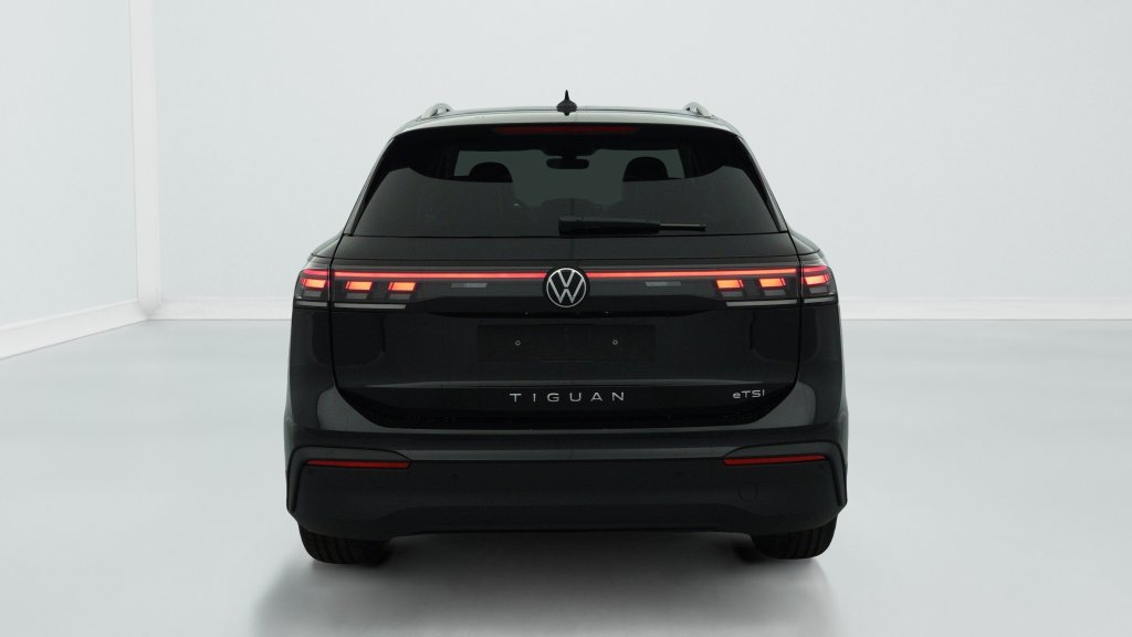 Photo véhicule 1 VOLKSWAGEN Tiguan nouveau 1.5 eTSI 150CV DSG7 LIFE PLUS