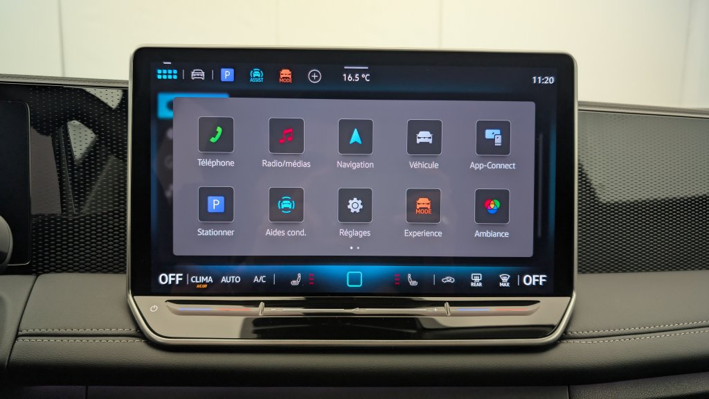 Photo véhicule 1 VOLKSWAGEN Tiguan nouveau 1.5 eTSI 150CV DSG7 LIFE PLUS